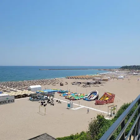 Апартаменты Faleza Nord De Lux Nou Pe Malul Marii *