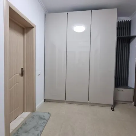 Faleza Nord De Lux Nou Pe Malul Marii Констанца